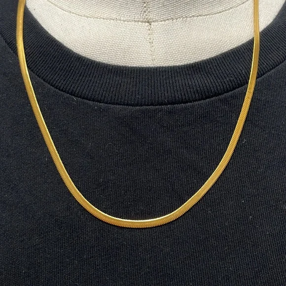Gold plated herringbone chain - Picture 4 of 9